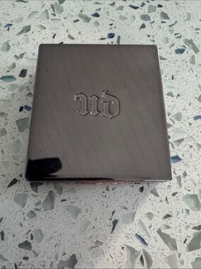 Urban Decay stay naked, fix powder, foundation - naked medium dark